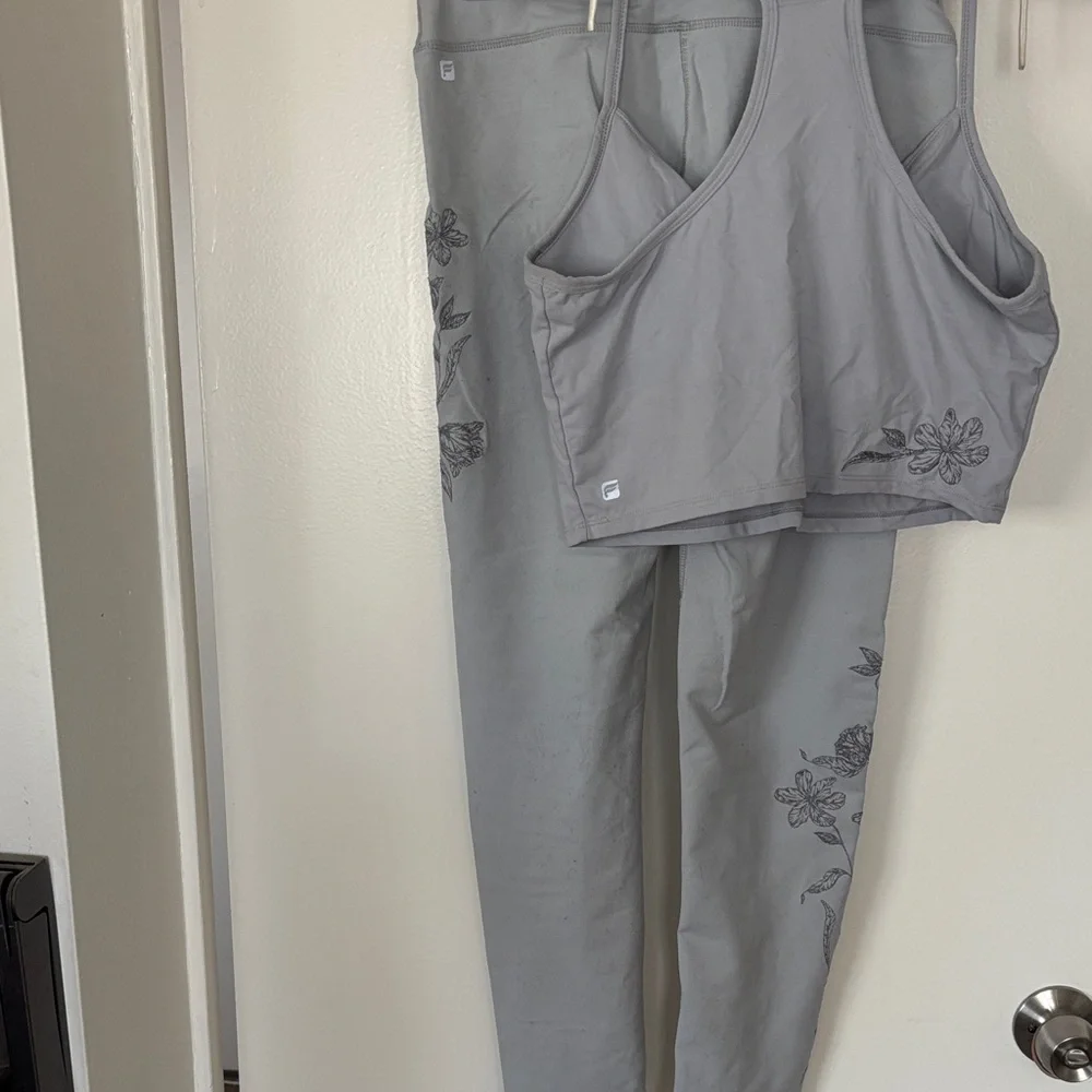 Tablets Gray Floral Women's Athletic Set - Picture 2 of 13